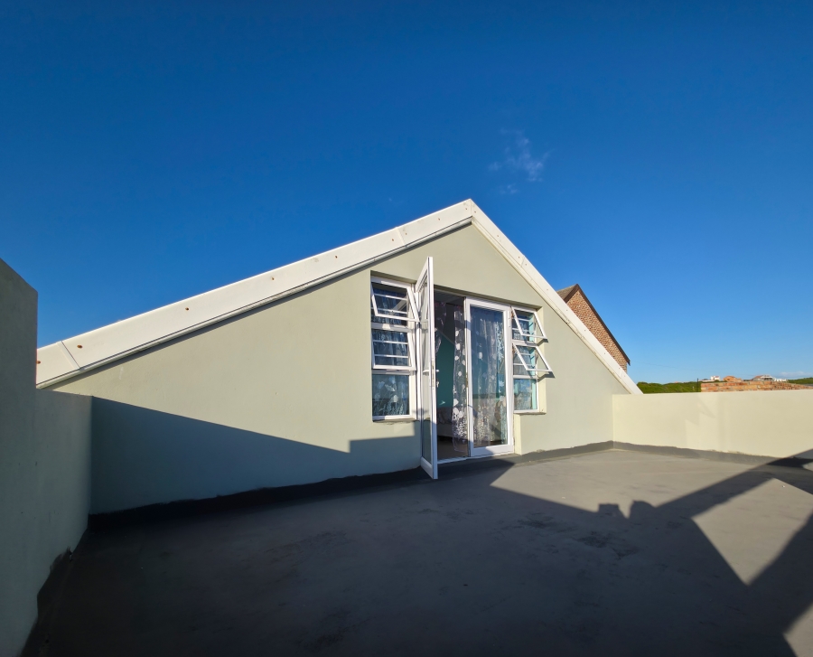 5 Bedroom Property for Sale in Hawston Western Cape
